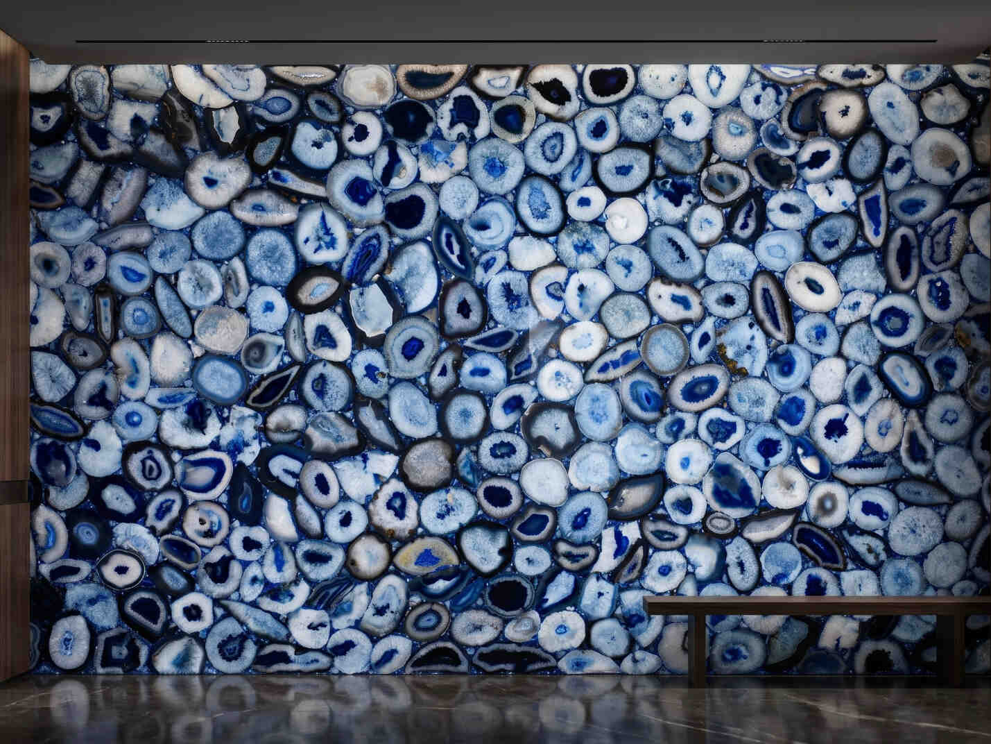 Allure semiprecious agate wall